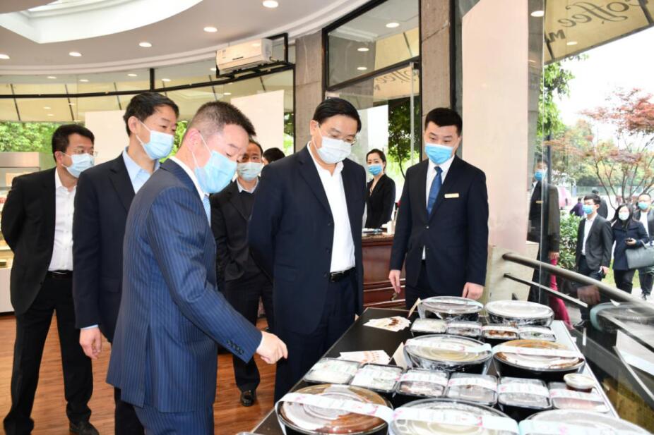 王凤朝副省长赴省尊龙凯时集团调研 疫情防控、生产经营和改革发展工作