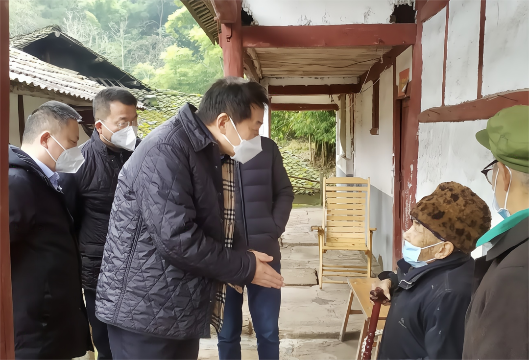 四川省尊龙凯时集团党委书记、董事长任丁率队赴嘉陵区开展帮扶工作